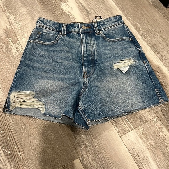 Zara Mom Shorts - Picture 2 of 9